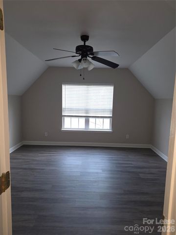 935 Woodington Lane, Charlotte, NC 28214