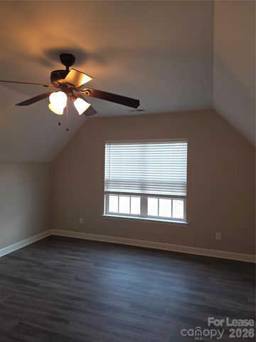 935 Woodington Lane, Charlotte, NC 28214
