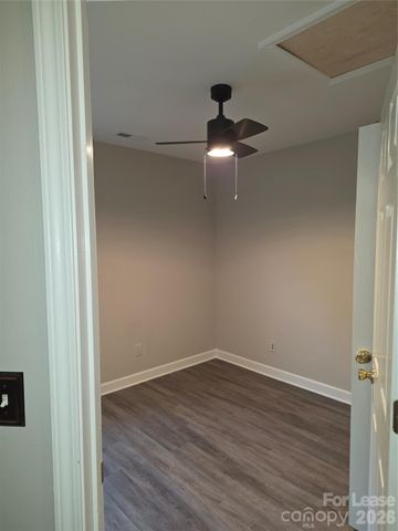 935 Woodington Lane, Charlotte, NC 28214