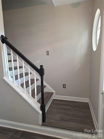 935 Woodington Lane, Charlotte, NC 28214