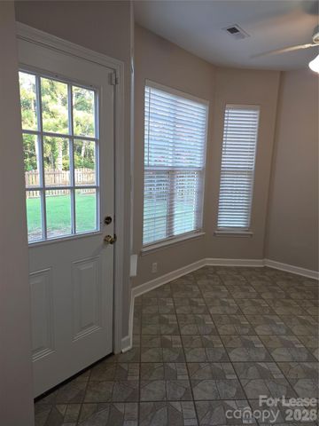 935 Woodington Lane, Charlotte, NC 28214