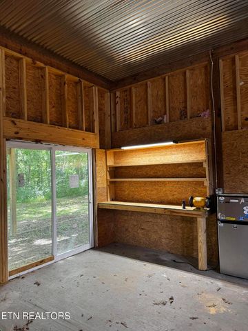 152 Goney Rd, Grimsley, TN 38565