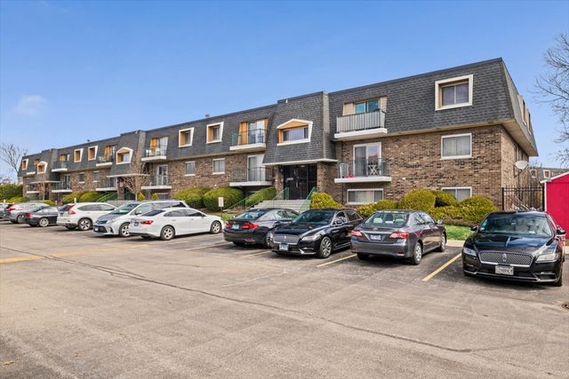 3223 W Parkway Drive 3A, Northbrook, IL 60062
