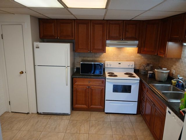3223 W Parkway Drive 3A, Northbrook, IL 60062