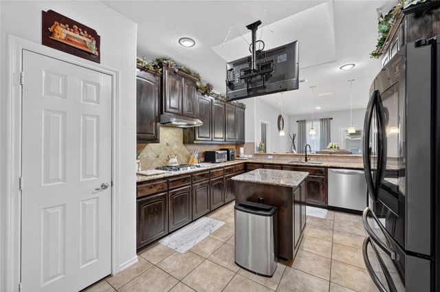 1118 Crest Ridge Drive, Glenn Heights, TX 75154