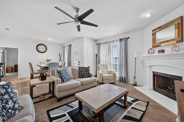 1118 Crest Ridge Drive, Glenn Heights, TX 75154