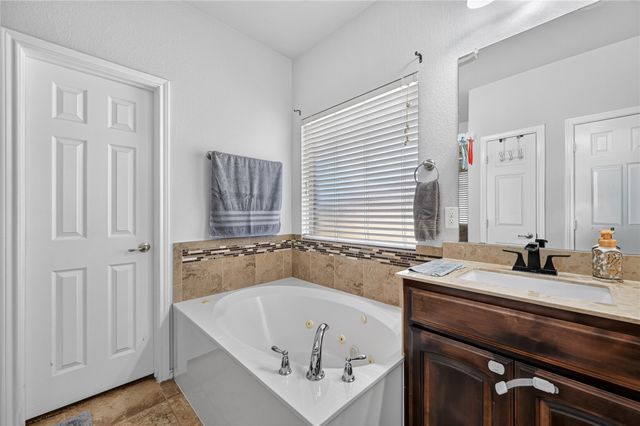 1118 Crest Ridge Drive, Glenn Heights, TX 75154