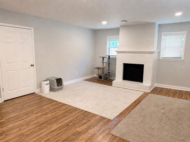 1211 NW Parkview Blvd, Lawton, OK 73507