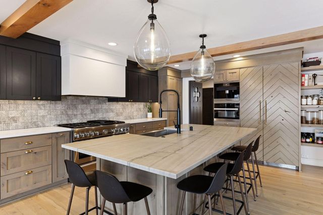 3141 Fairchild Avenue, Wayzata, MN 55391