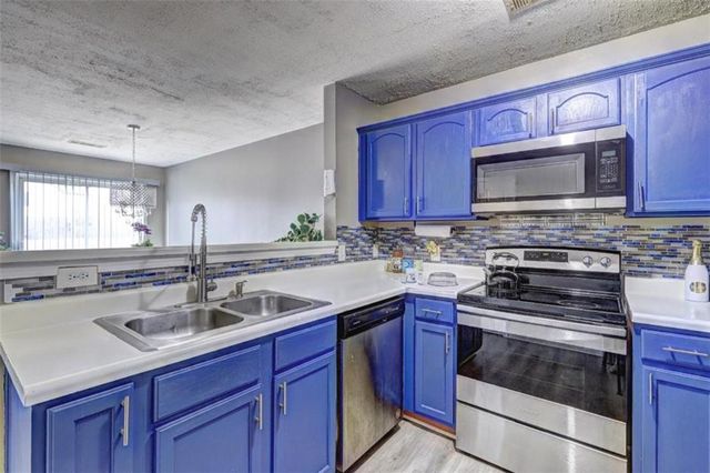 530 Parkway Road, Union City, GA 30291