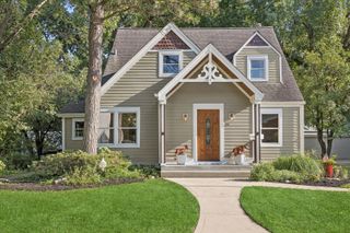 175 W Burlington Street, Riverside, IL 60546