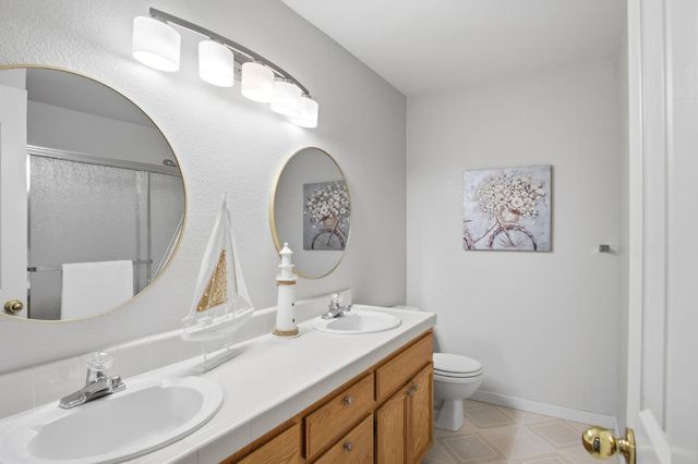 1044 Sandra St, Los Banos, CA 93635