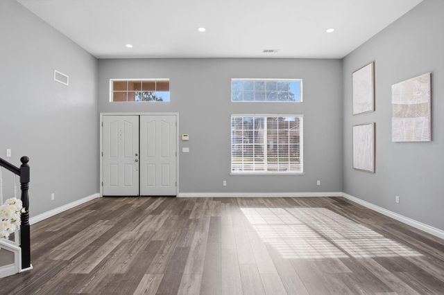 1044 Sandra St, Los Banos, CA 93635