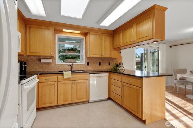 5218 S 11th St, Tacoma, WA 98465