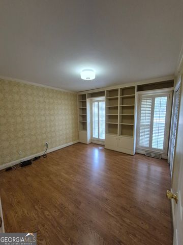 930 Hill Place, Macon, GA 31210