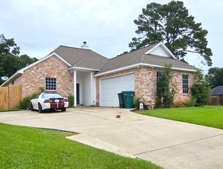 5110 Lakeshore Drive, Willis, TX 77318