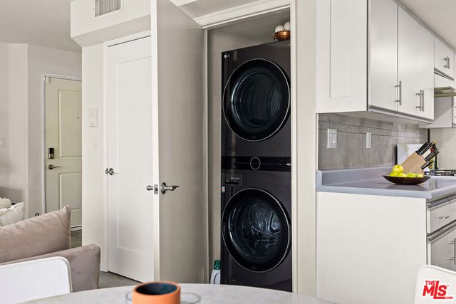 252 W Spazier Avenue F, Burbank, CA 91502