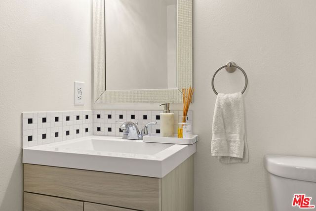 252 W Spazier Avenue F, Burbank, CA 91502