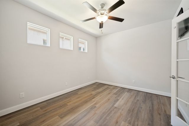 137 Glenwood Drive, Oak Point, TX 75068