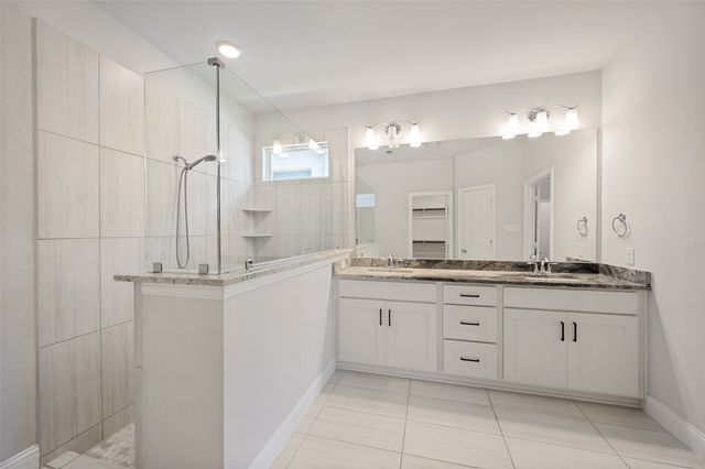 137 Glenwood Drive, Oak Point, TX 75068
