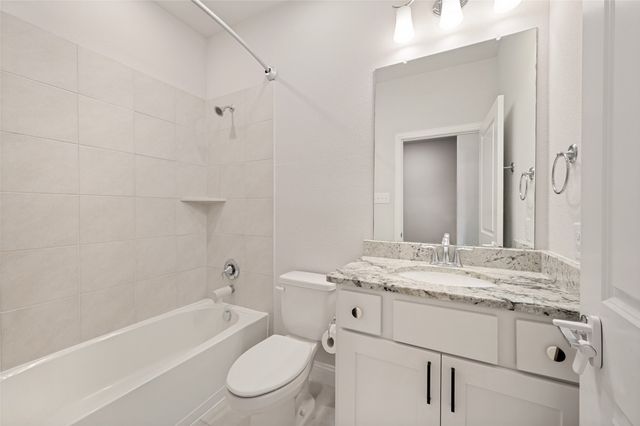 137 Glenwood Drive, Oak Point, TX 75068