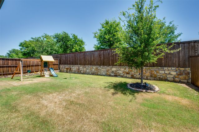 137 Glenwood Drive, Oak Point, TX 75068