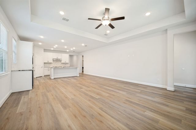 137 Glenwood Drive, Oak Point, TX 75068