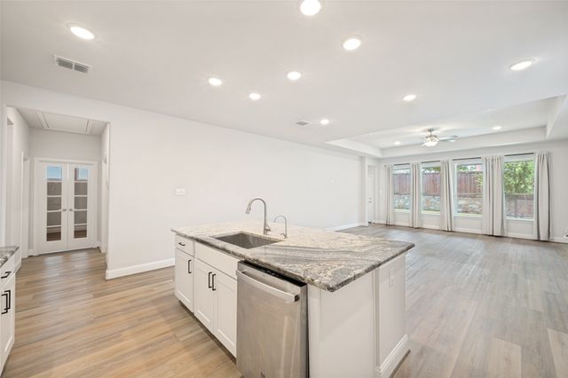 137 Glenwood Drive, Oak Point, TX 75068