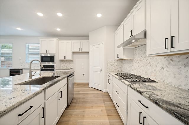 137 Glenwood Drive, Oak Point, TX 75068