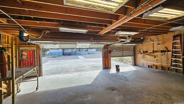 129 RAPIDS CIR, Bandera, TX 78003