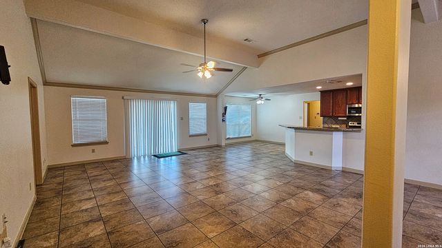 129 RAPIDS CIR, Bandera, TX 78003
