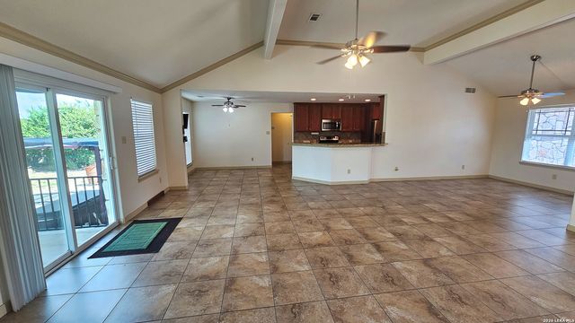 129 RAPIDS CIR, Bandera, TX 78003