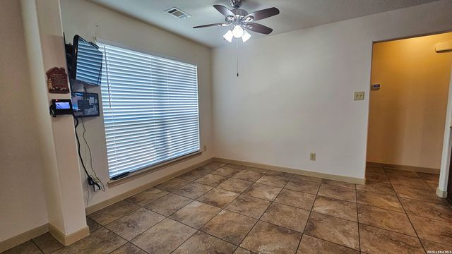 129 RAPIDS CIR, Bandera, TX 78003