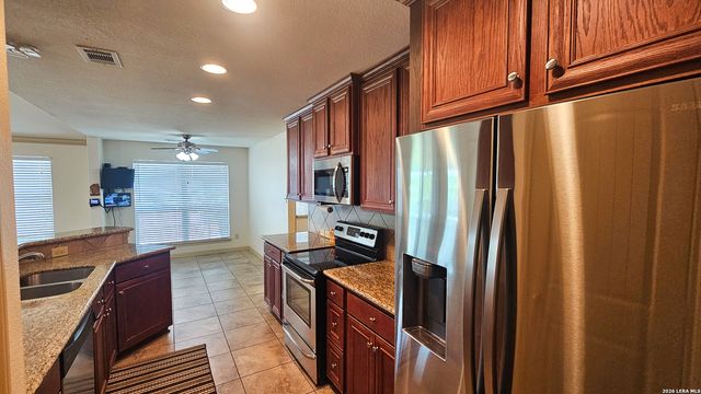 129 RAPIDS CIR, Bandera, TX 78003