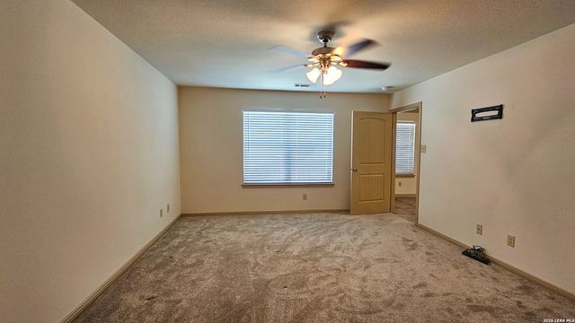 129 RAPIDS CIR, Bandera, TX 78003