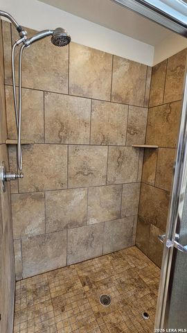 129 RAPIDS CIR, Bandera, TX 78003