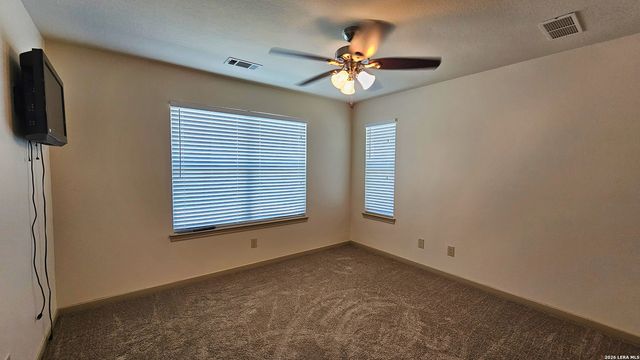 129 RAPIDS CIR, Bandera, TX 78003