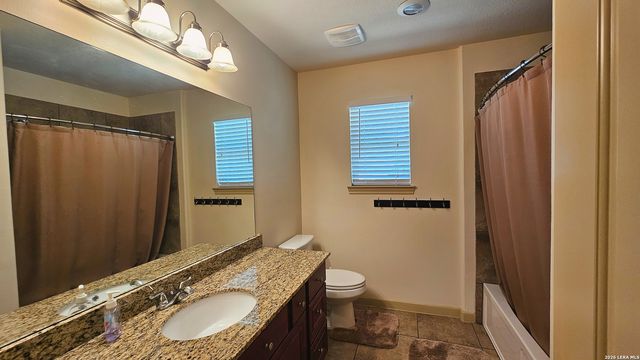 129 RAPIDS CIR, Bandera, TX 78003