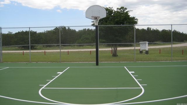 129 RAPIDS CIR, Bandera, TX 78003