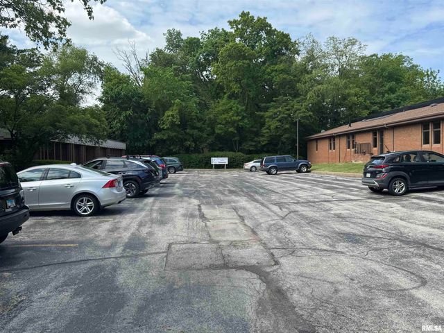 609 35TH Avenue Lower Level, Moline, IL 61265