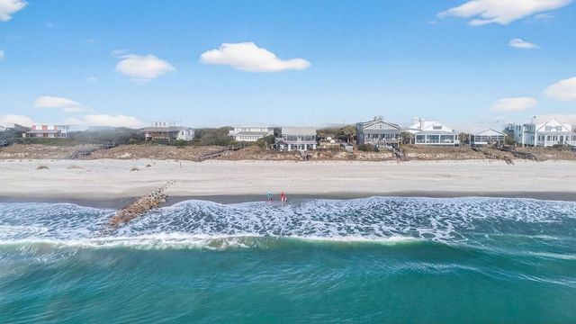 472 Myrtle Ave., Pawleys Island, SC 29585