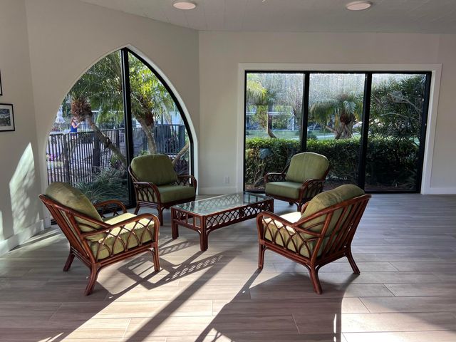 1627 Riverview Road 811, Deerfield Beach, FL 33441