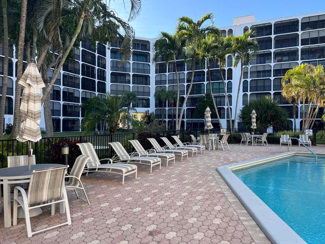 1627 Riverview Road 811, Deerfield Beach, FL 33441