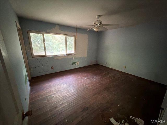 1525 Moonlight Drive, Ferguson, MO 63135