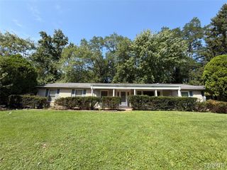 1525 Moonlight Drive, Ferguson, MO 63135