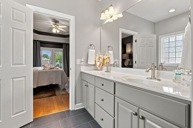 2813 Schoolside St, Murfreesboro, TN 37128