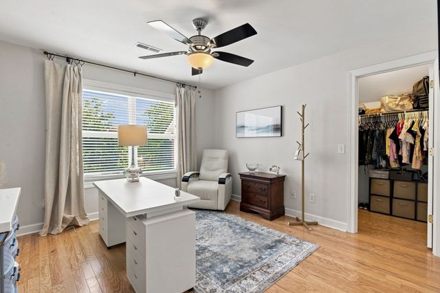 2813 Schoolside St, Murfreesboro, TN 37128