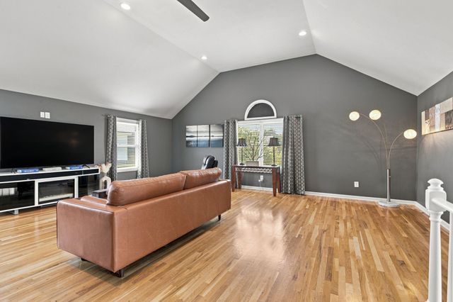 2813 Schoolside St, Murfreesboro, TN 37128