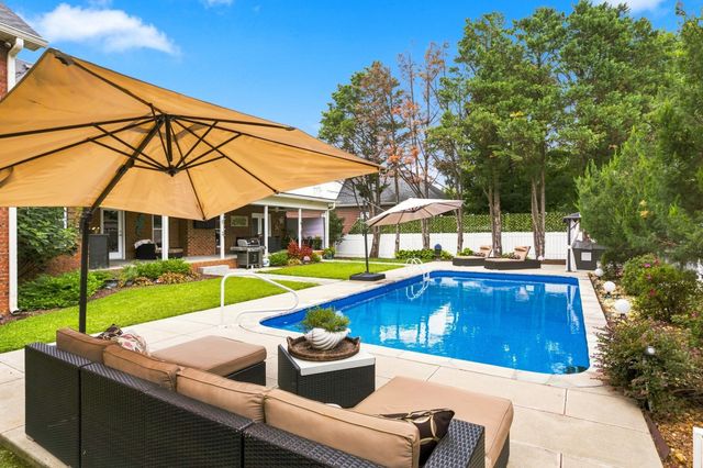 2813 Schoolside St, Murfreesboro, TN 37128