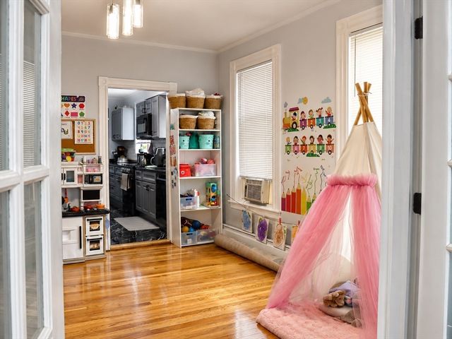 55 Harwood St, Lynn, MA 01904
